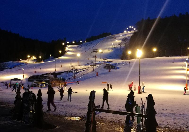 สกีรีสอร์ท (NIGHT SKI)