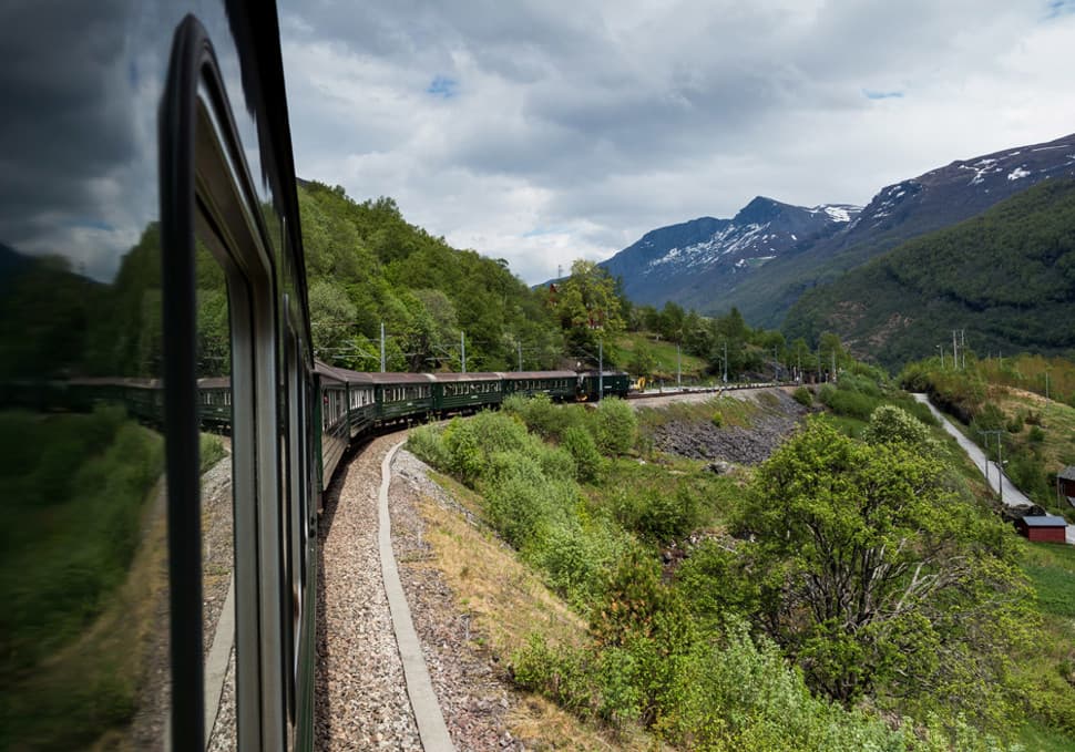 นั่งรถไฟสายโรแมนติก “ฟลัมสบาน่า”